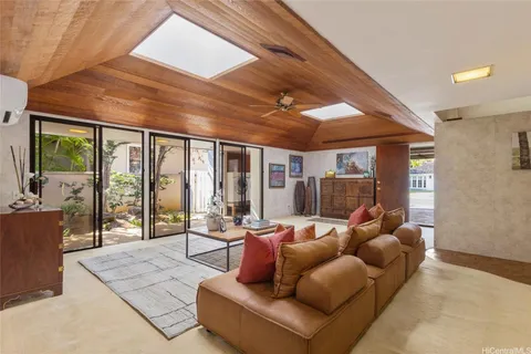 $3,150,000 | 4781 Aukai Avenue, Honolulu, HI 96816