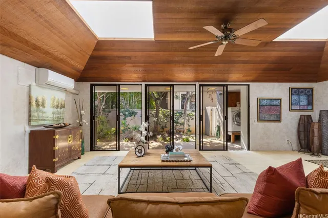 $3,150,000 | 4781 Aukai Avenue, Honolulu, HI 96816