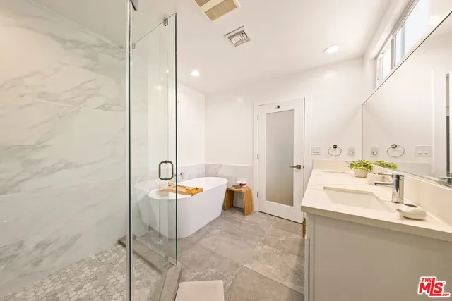 $1,799,999 | 24221 Aetna Street, Woodland Hills, CA 91367