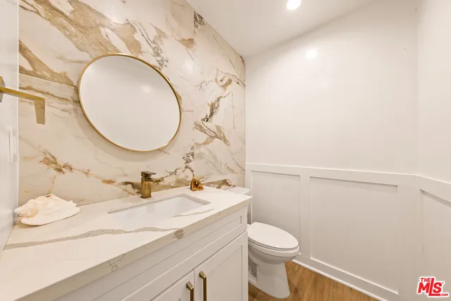 $1,799,999 | 24221 Aetna Street, Woodland Hills, CA 91367