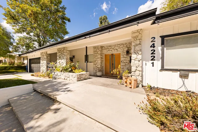 $1,799,999 | 24221 Aetna Street, Woodland Hills, CA 91367