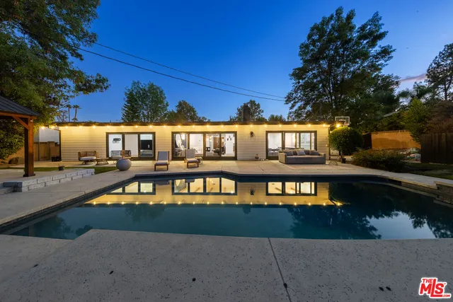 $1,799,999 | 24221 Aetna Street, Woodland Hills, CA 91367