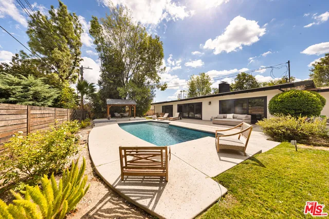 $1,799,999 | 24221 Aetna Street, Woodland Hills, CA 91367