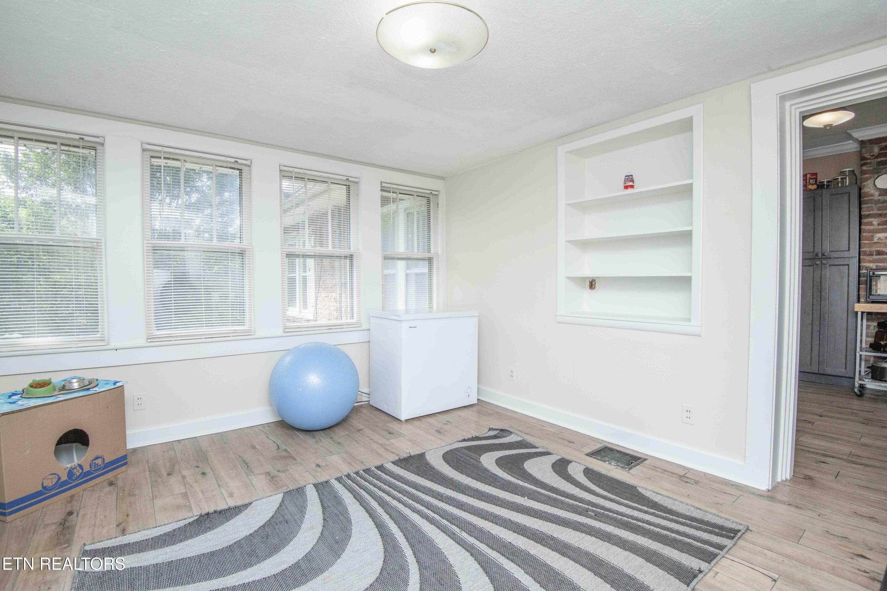 17761 Alberta Street Oneida, TN 37841 - Photo 37 of 56 sunroom_1