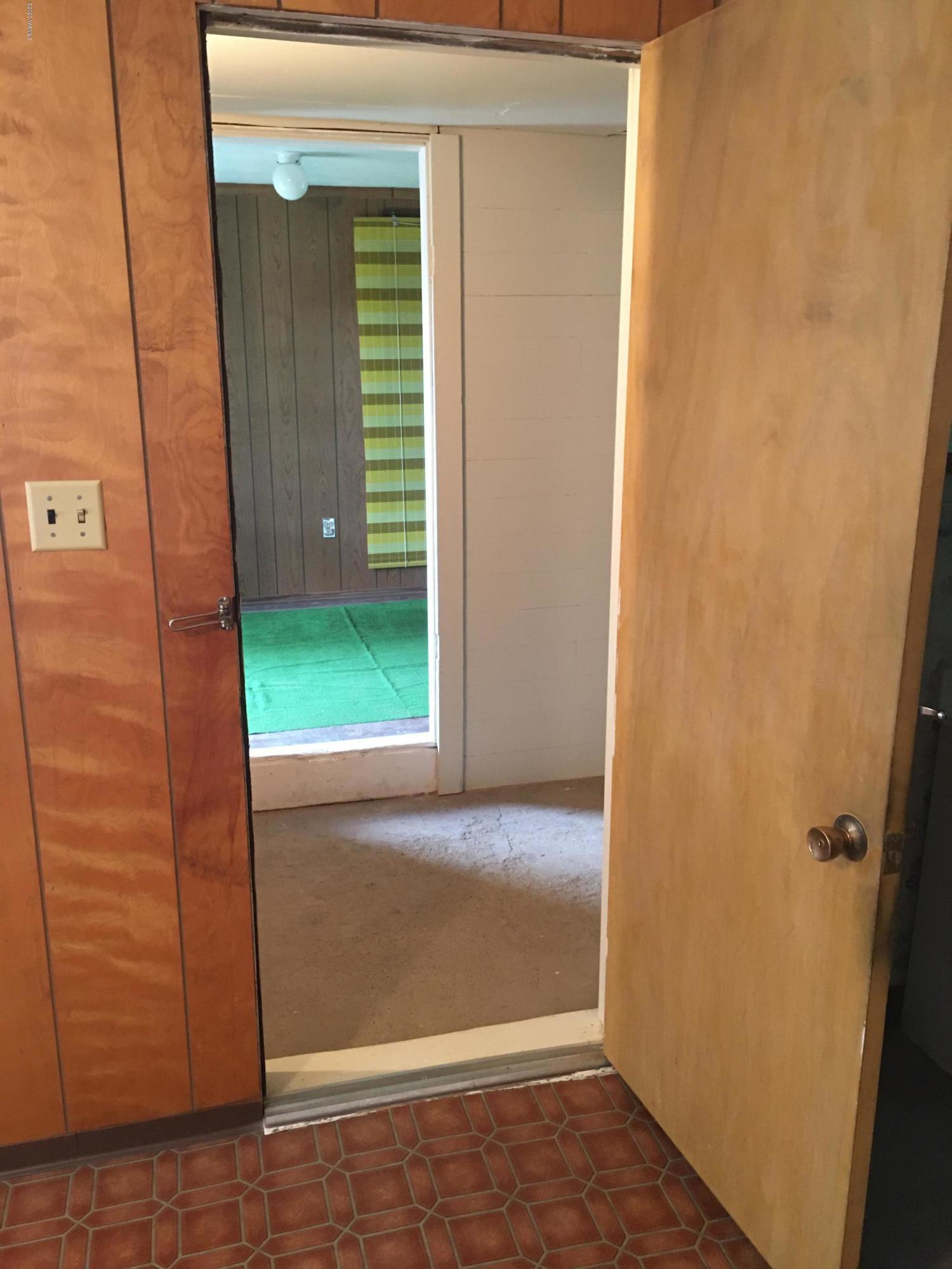 930 Lancaster Road Selah, WA 98942 - Photo 11 of 29 a view of an front door