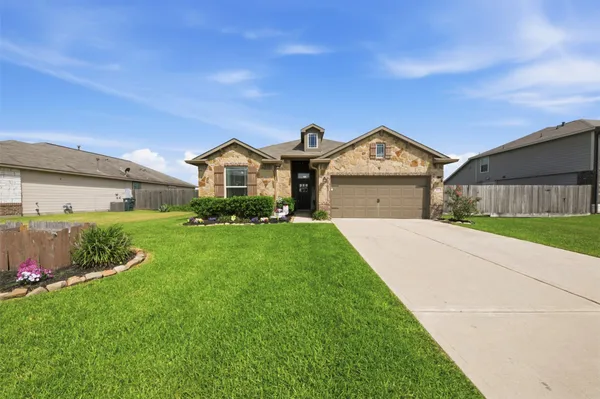 $360,000 | 213 White Wing Lane, Sealy, TX 77474