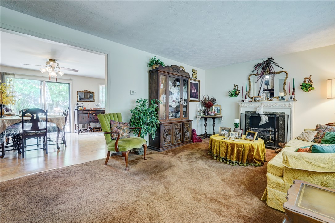 465 Fox Meadow Road Greece, NY 14626 - Photo 5 of 20 Living Room