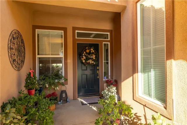 $675,000 | 23976 Steelhead Drive, Corona, CA 92883