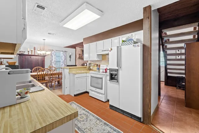 $864,500 | 103 Laurelwood Drive South, Austin, TX 78733