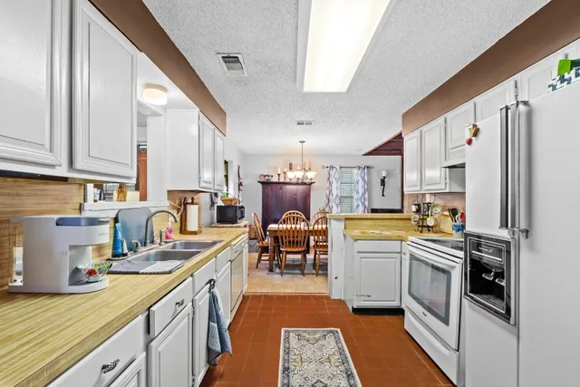 $864,500 | 103 Laurelwood Drive South, Austin, TX 78733