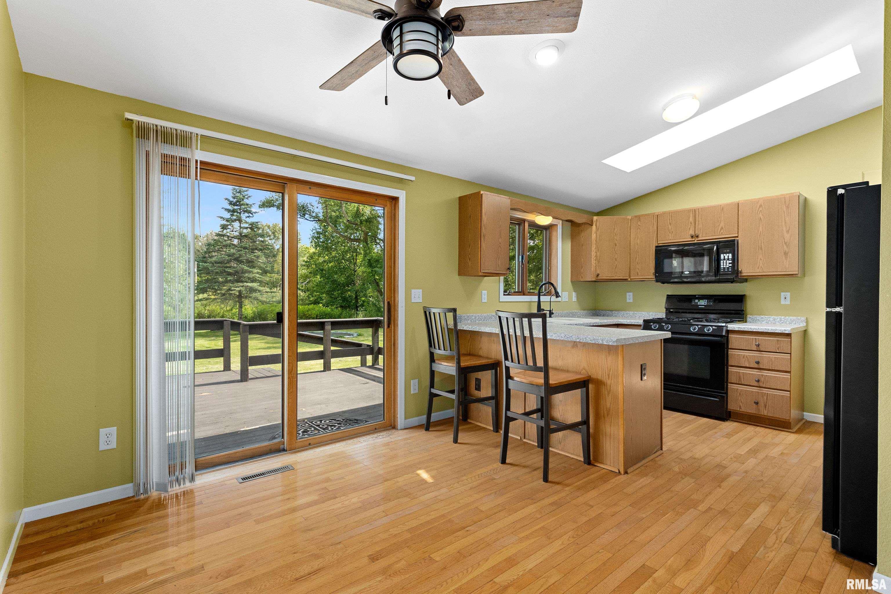 1523 Lakeview Road North Dahinda, IL 61428 - Photo 11 of 46