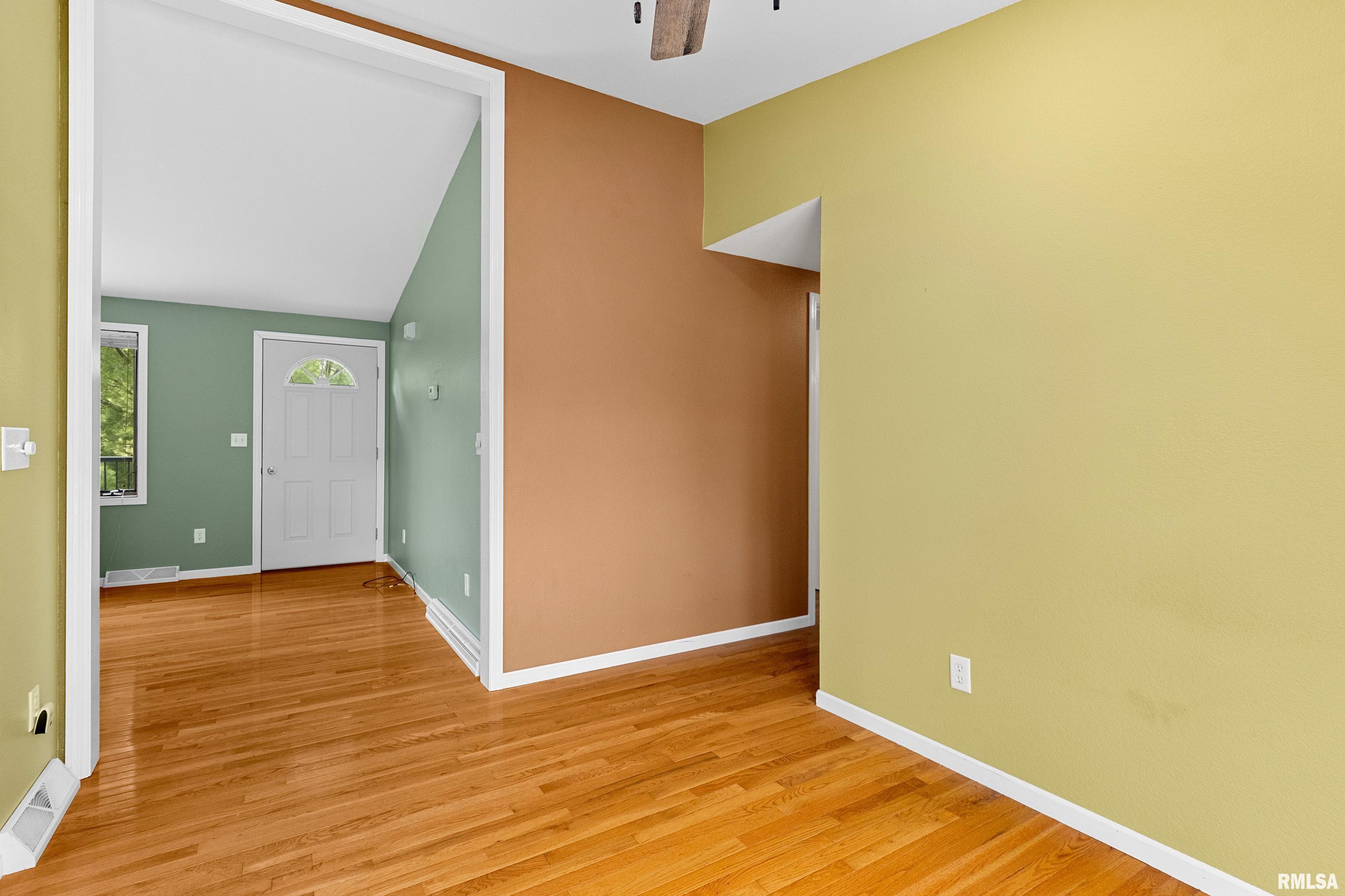 1523 Lakeview Road North Dahinda, IL 61428 - Photo 13 of 46