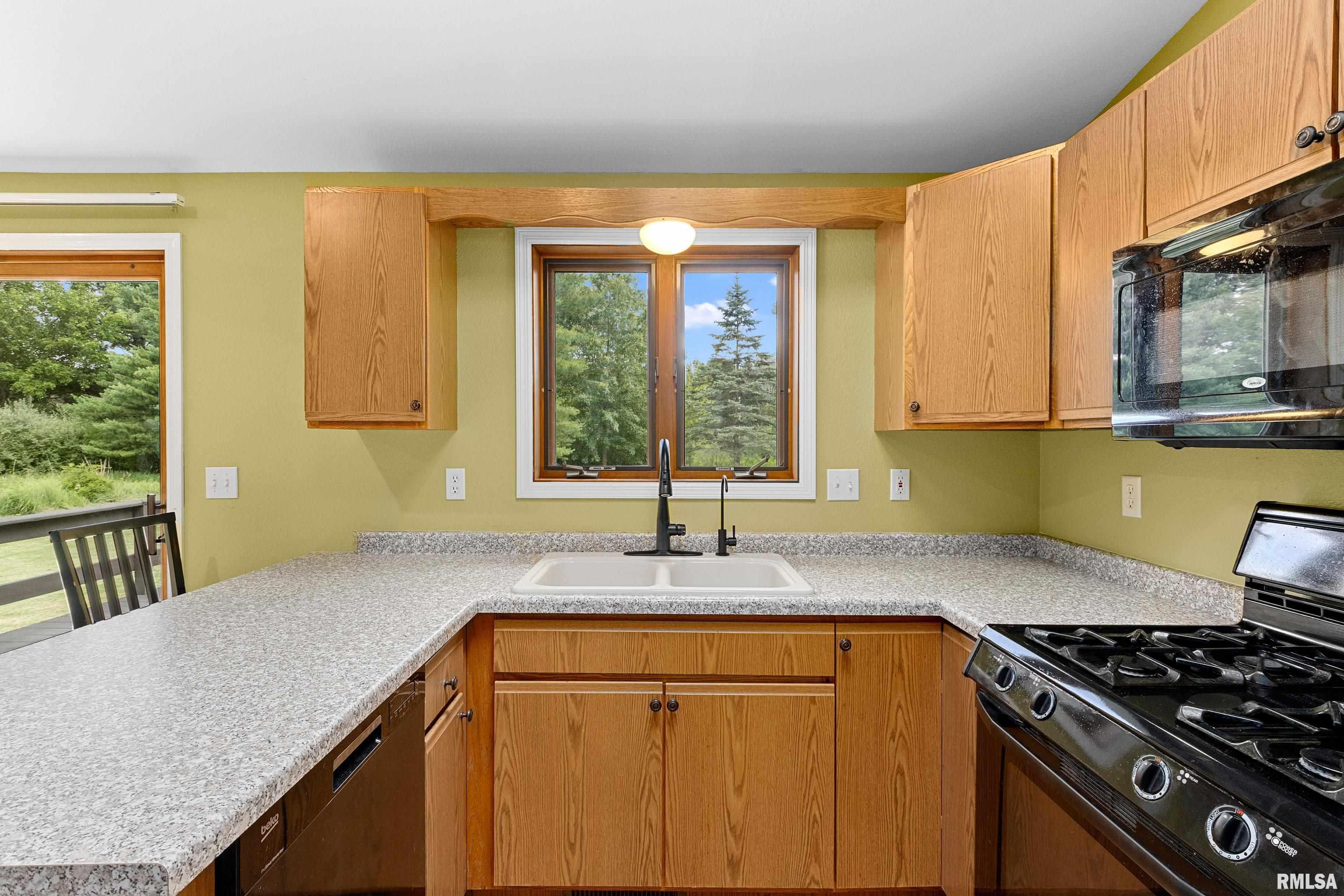 1523 Lakeview Road North Dahinda, IL 61428 - Photo 16 of 46