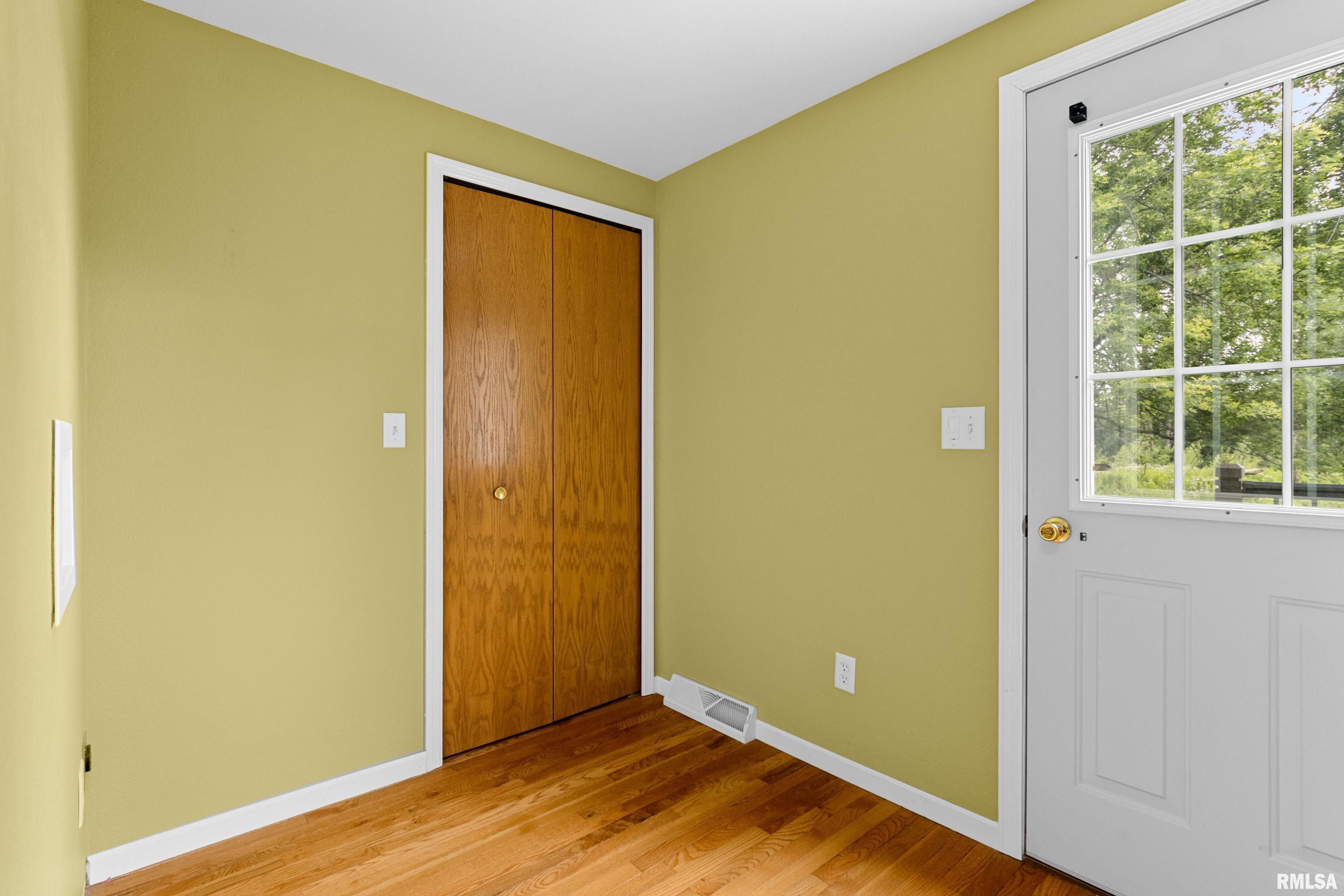 1523 Lakeview Road North Dahinda, IL 61428 - Photo 19 of 46