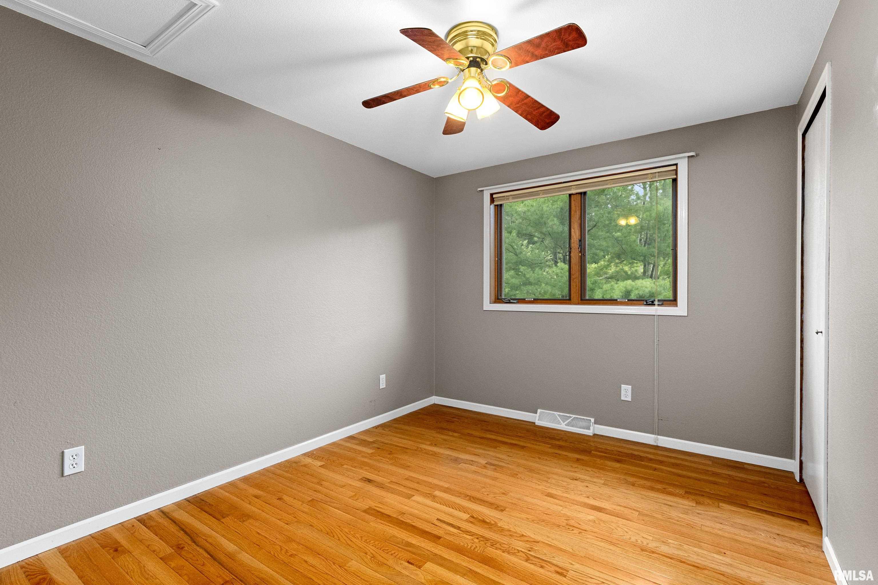 1523 Lakeview Road North Dahinda, IL 61428 - Photo 20 of 46