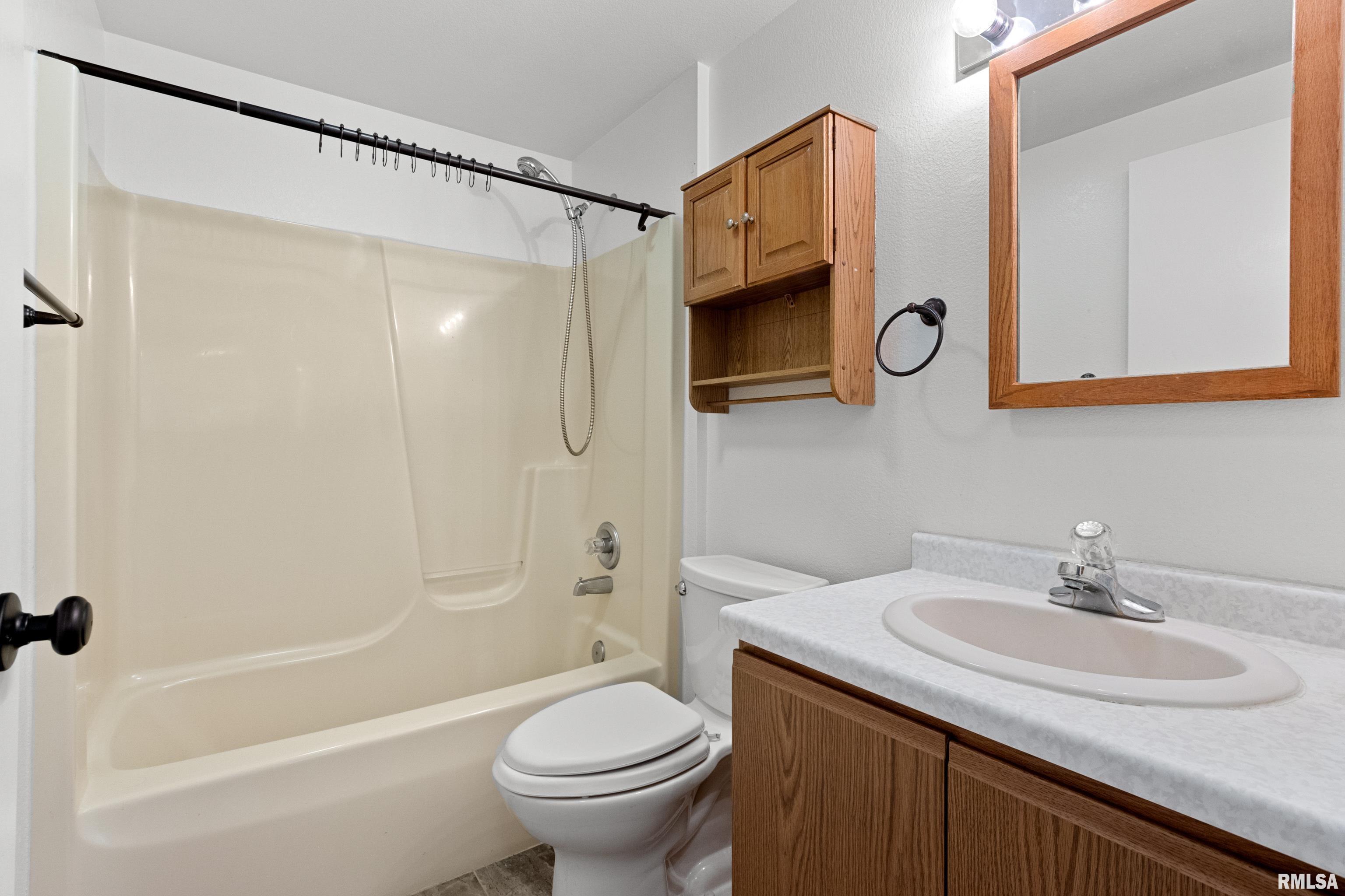 1523 Lakeview Road North Dahinda, IL 61428 - Photo 23 of 46