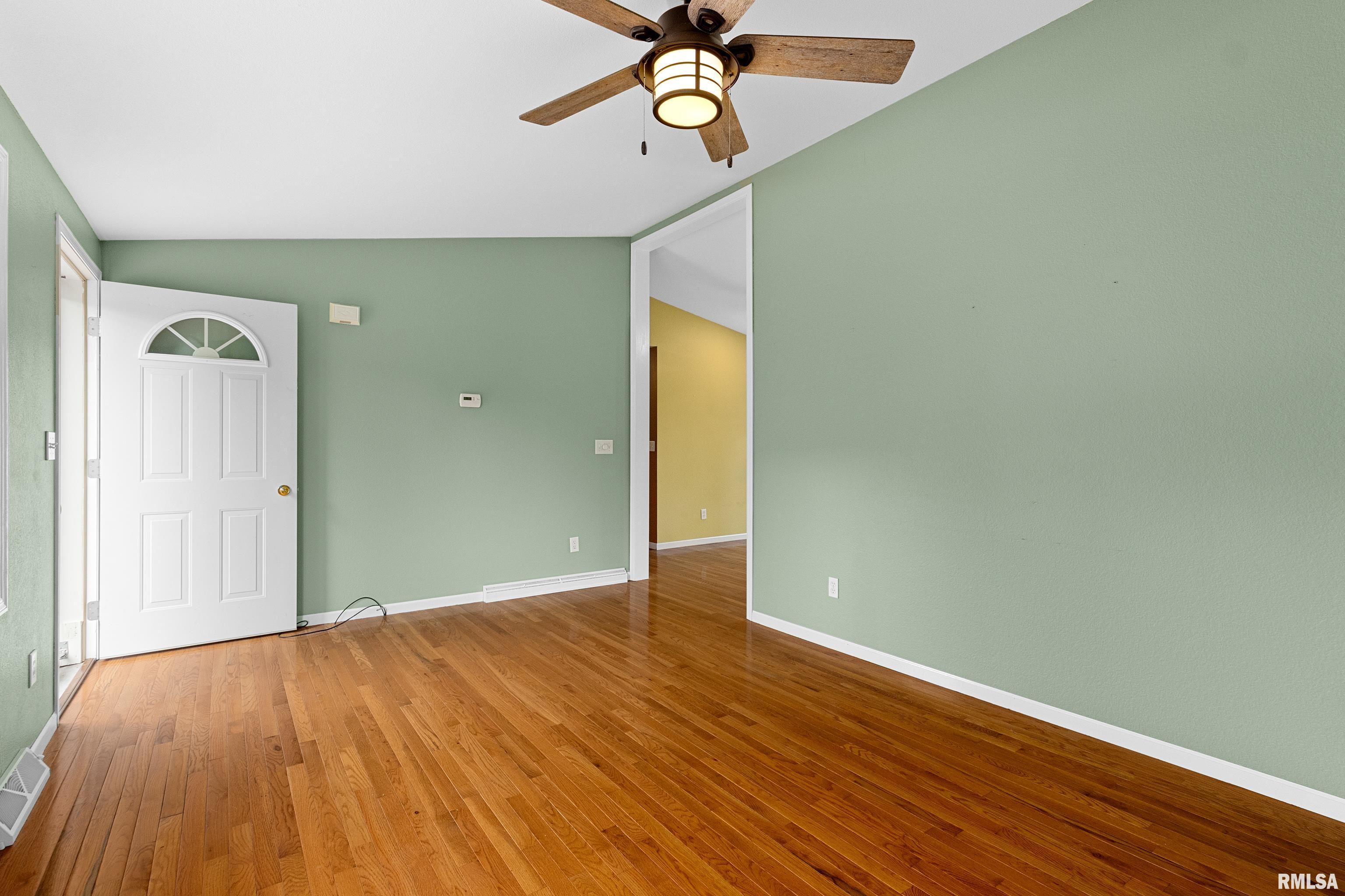 1523 Lakeview Road North Dahinda, IL 61428 - Photo 9 of 46