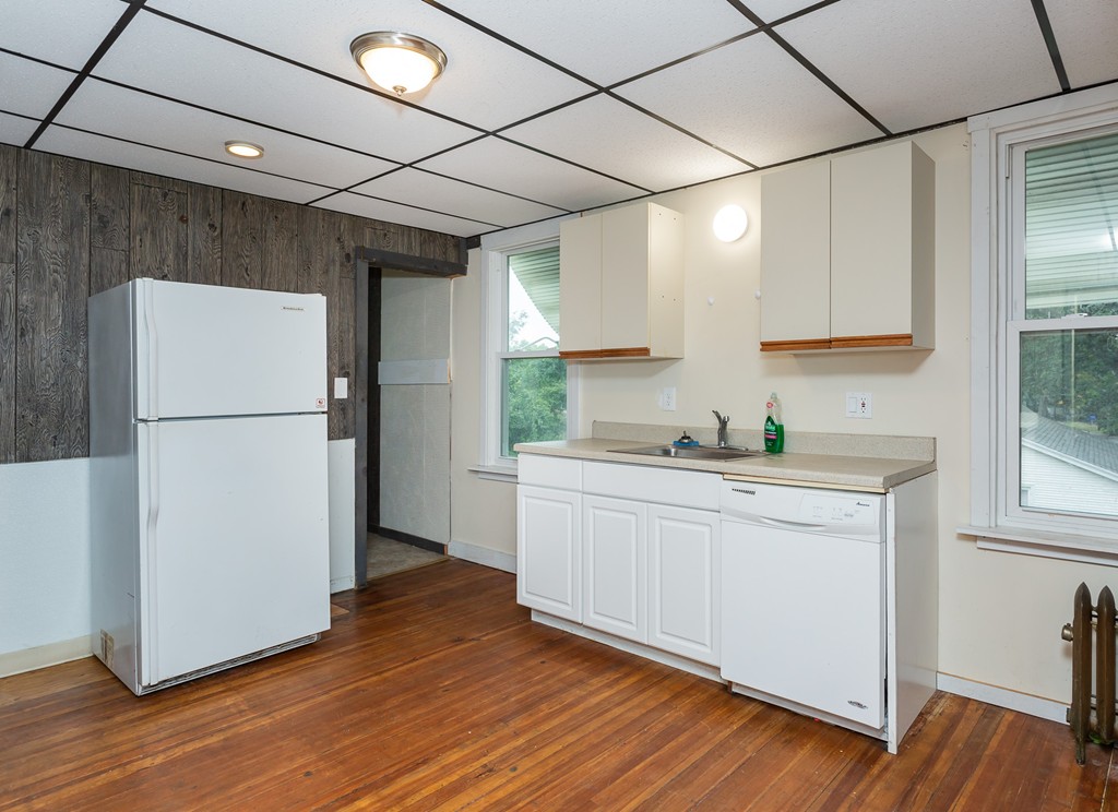 112 Eddy Street Springfield, MA 01104 - Photo 17 of 30
