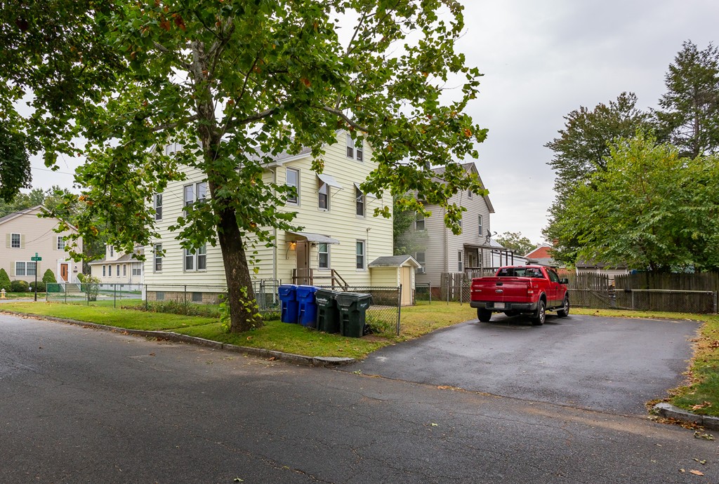 112 Eddy Street Springfield, MA 01104 - Photo 4 of 30
