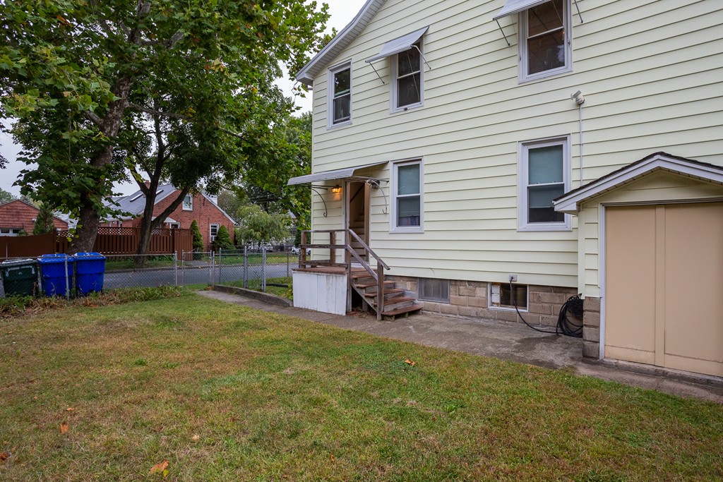 112 Eddy Street Springfield, MA 01104 - Photo 6 of 30