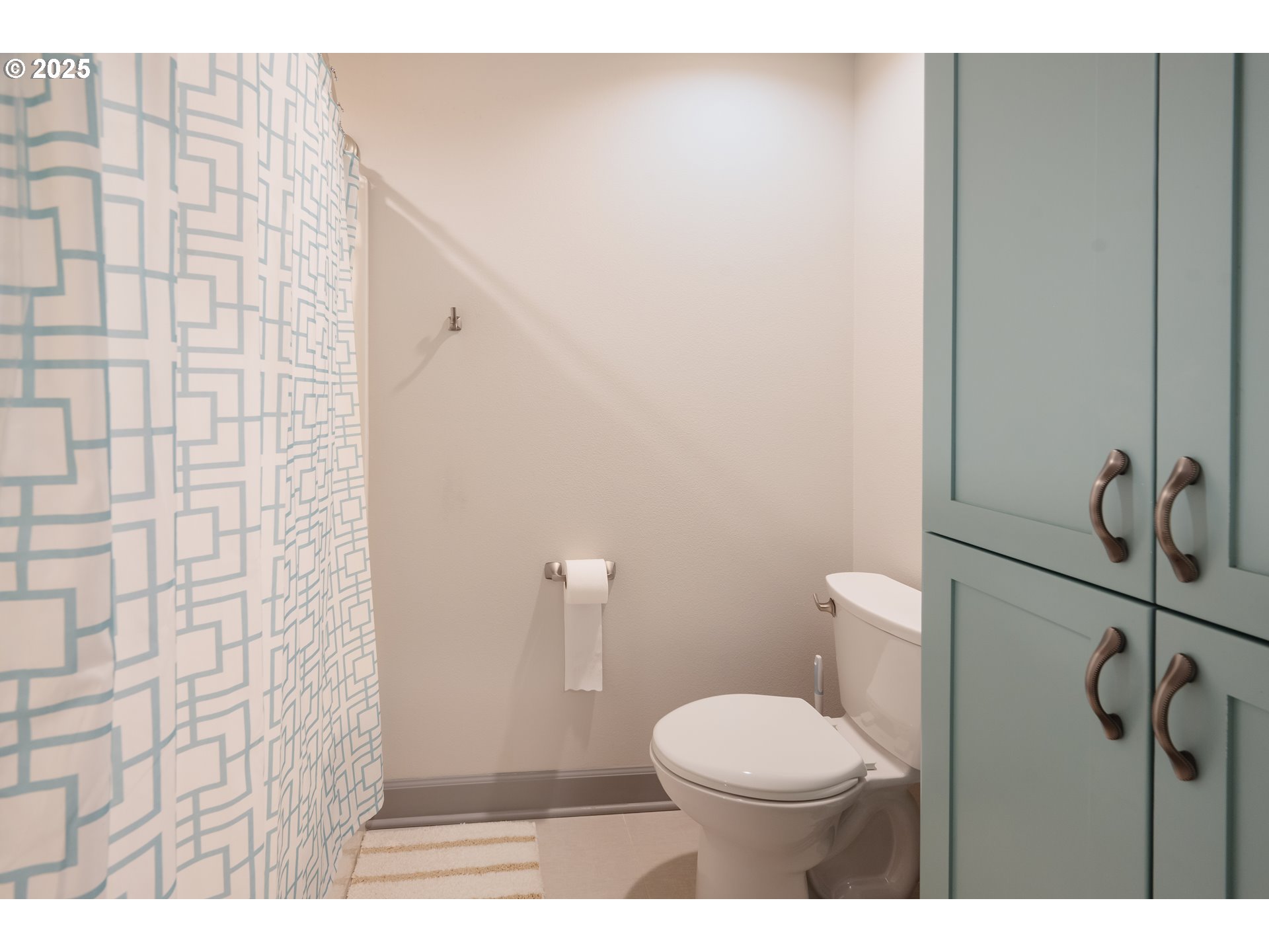 2720 Tara Way Southeast Salem, OR 97317 - Photo 31 of 47