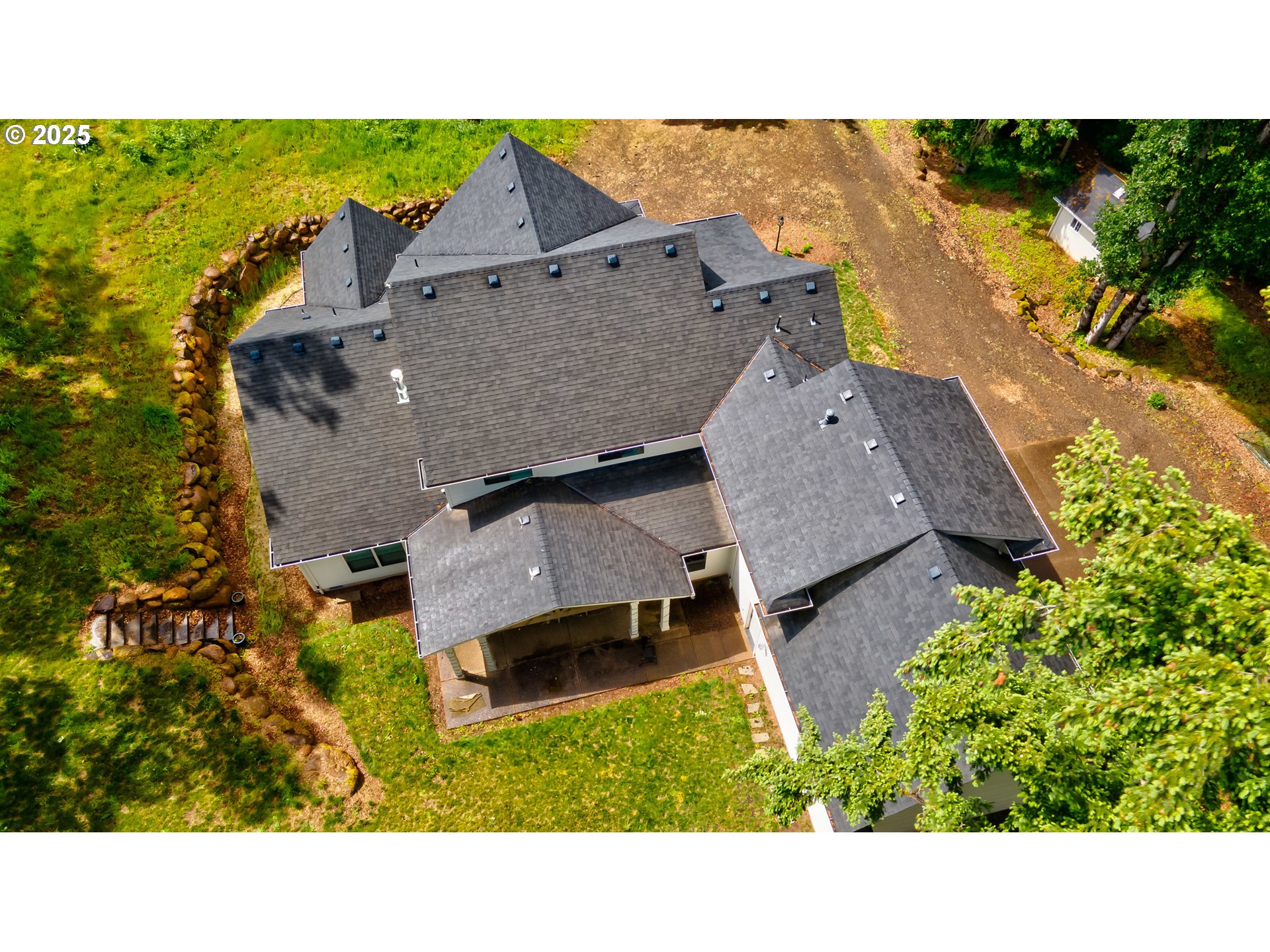 2720 Tara Way Southeast Salem, OR 97317 - Photo 4 of 47