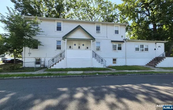 $1,975 | 225 4th Street, Unit 1L, Englewood, NJ 07631
