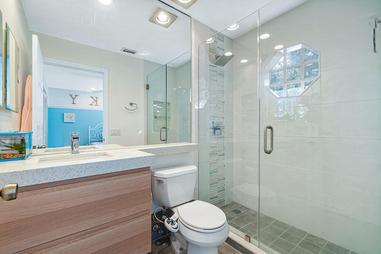 5245 Windsor Parke Drive Boca Raton, FL 33496 - Photo 21 of 33 2nd Bedroom Bath