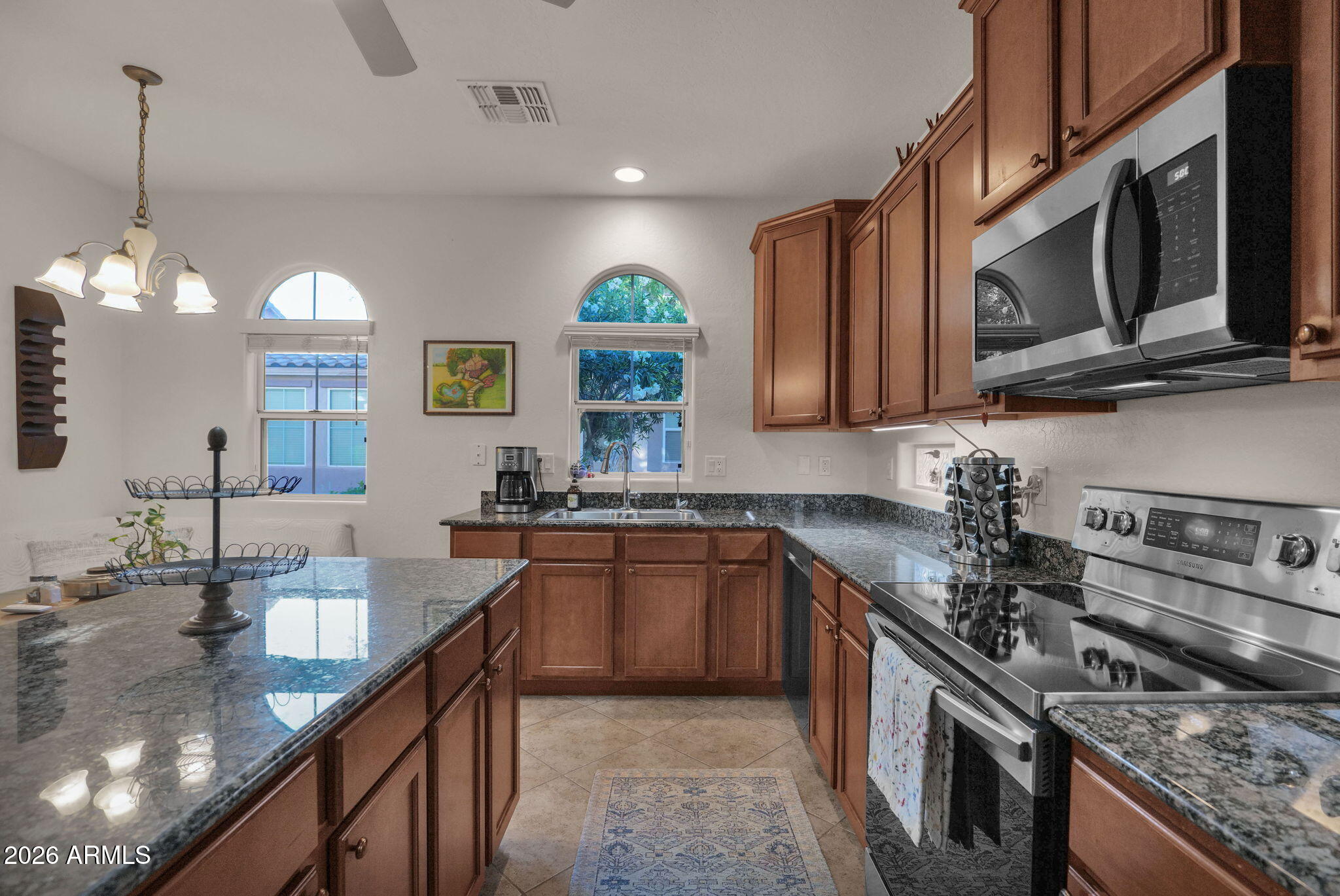 4261 East Milky Way Gilbert, AZ 85295 - Photo 11 of 37 4261 Milky Way - 11Kitchen