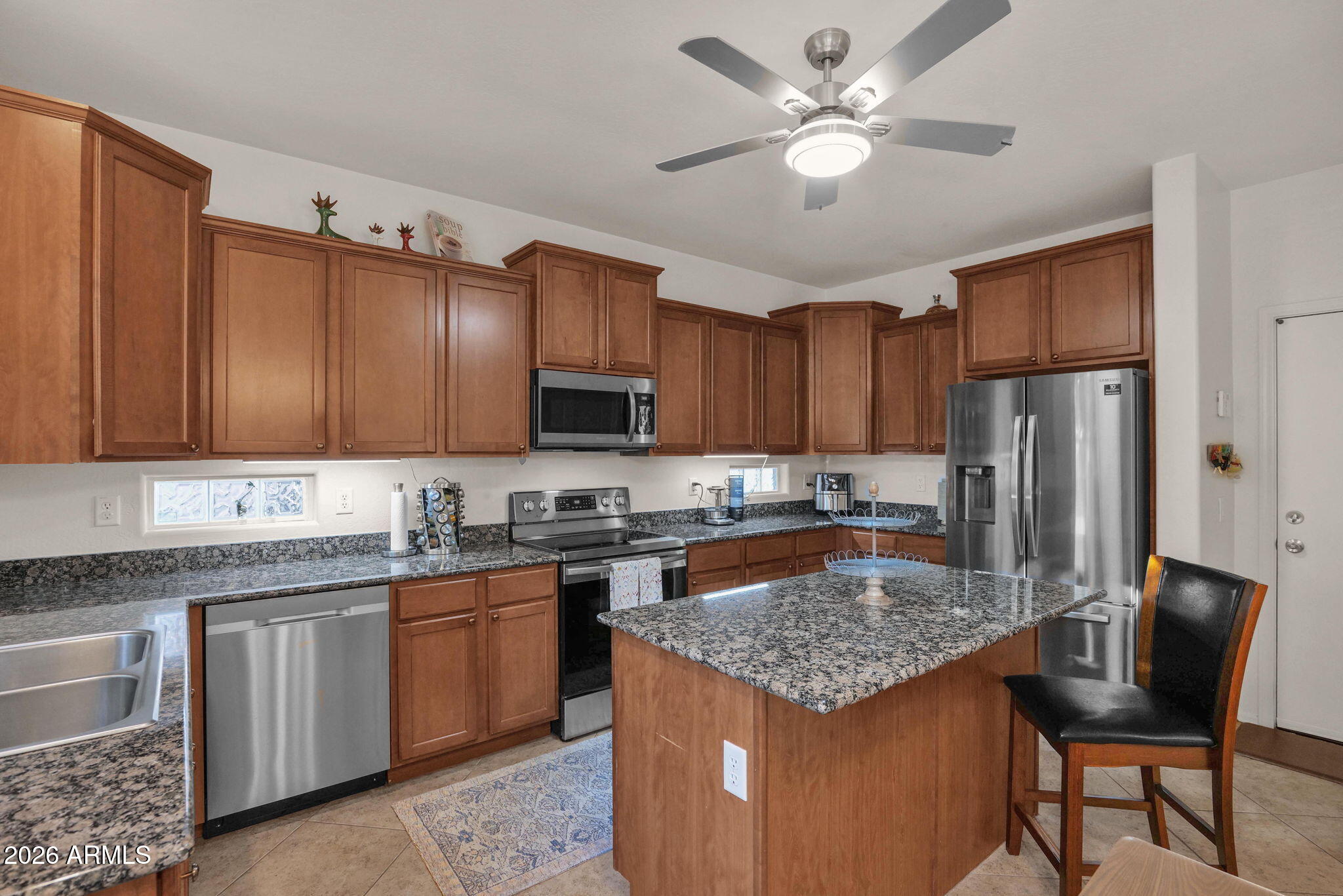 4261 East Milky Way Gilbert, AZ 85295 - Photo 7 of 37 4261 Milky Way - 07Kitchen