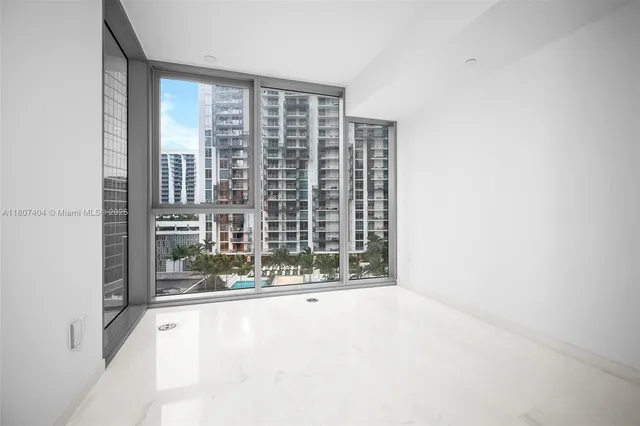 $11,000 | 300 Biscayne Blvd Way, Unit 3509, Miami, FL 33131