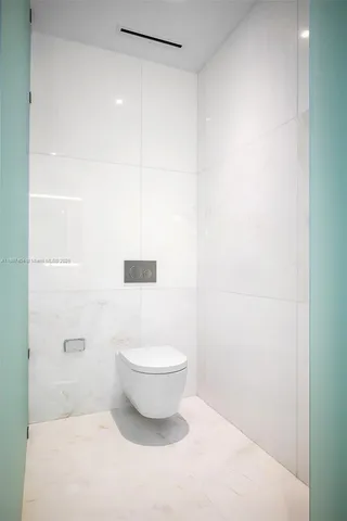 $11,000 | 300 Biscayne Blvd Way, Unit 3509, Miami, FL 33131