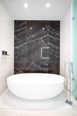 $11,000 | 300 Biscayne Blvd Way, Unit 3509, Miami, FL 33131