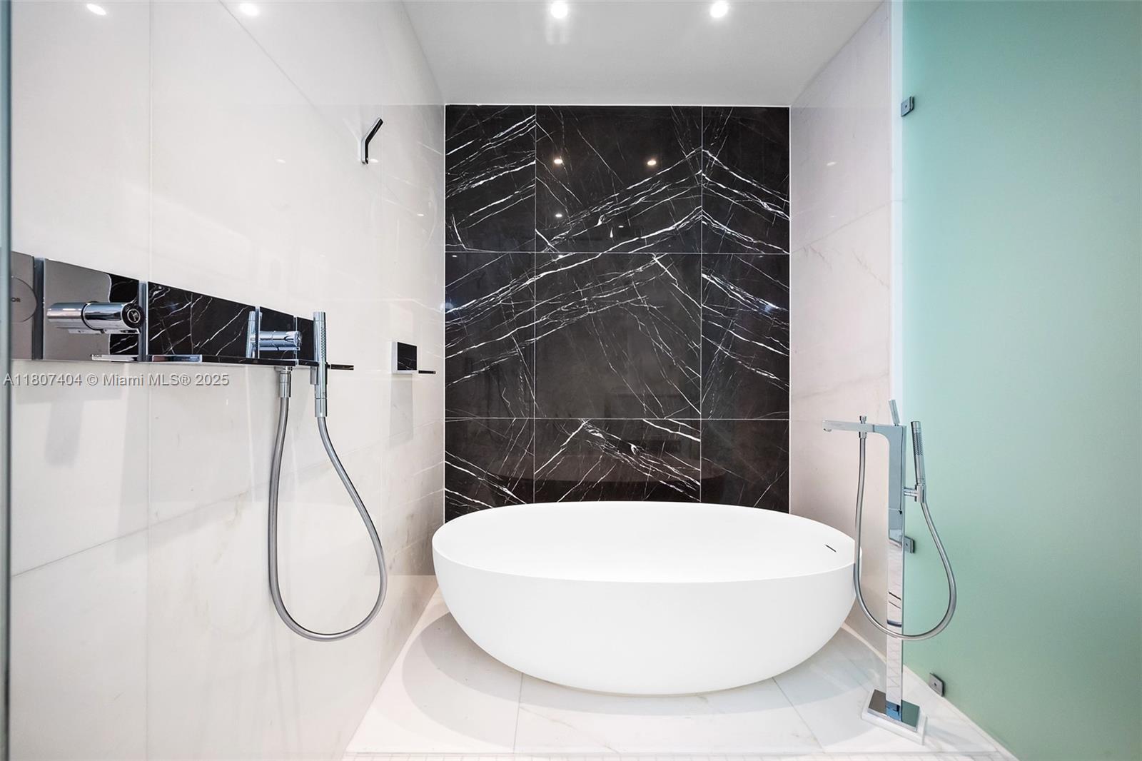 300 Biscayne Blvd Way, Unit 3509 Miami, FL 33131 - Photo 21 of 52