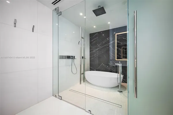 $10,500 | 300 Biscayne Blvd Way, Unit 3509, Miami, FL 33131