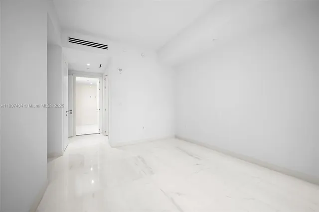 $11,000 | 300 Biscayne Blvd Way, Unit 3509, Miami, FL 33131