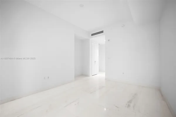 $10,500 | 300 Biscayne Blvd Way, Unit 3509, Miami, FL 33131