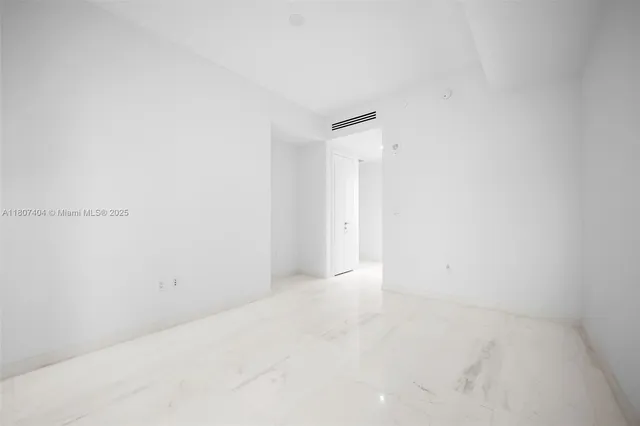 $11,000 | 300 Biscayne Blvd Way, Unit 3509, Miami, FL 33131