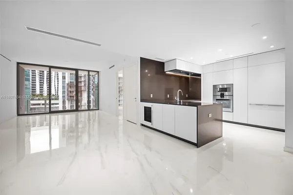 $10,500 | 300 Biscayne Blvd Way, Unit 3509, Miami, FL 33131