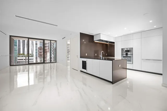 $11,000 | 300 Biscayne Blvd Way, Unit 3509, Miami, FL 33131