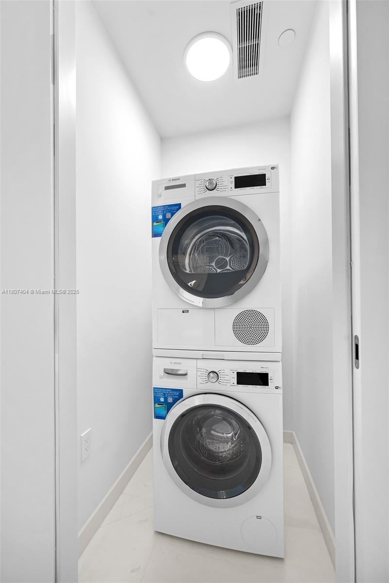 300 Biscayne Blvd Way, Unit 3509 Miami, FL 33131 - Photo 8 of 52