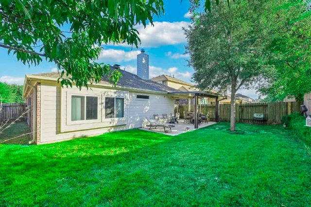 $284,900 | 20219 Ray Falls Drive, Tomball, TX 77375