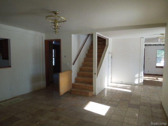 6453 Tucker Road Holly, MI 48442 - Photo 8 of 25 1-7 084.jpg