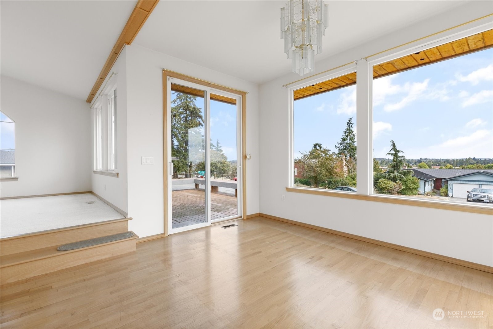 655 Southwest Echo Loop Oak Harbor, WA 98277 - Photo 11 of 38