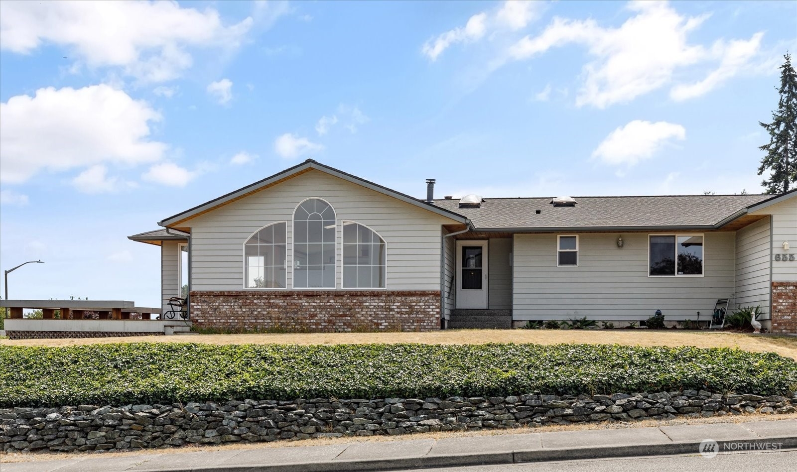 655 Southwest Echo Loop Oak Harbor, WA 98277 - Photo 3 of 38