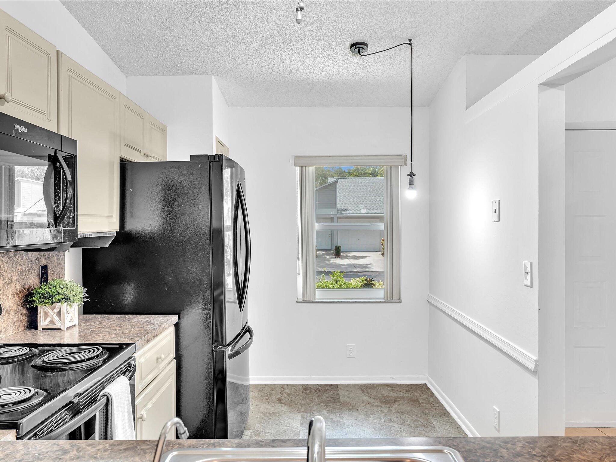 8920 Sunscape Lane Boca Raton, FL 33496 - Photo 5 of 43 Light and bright