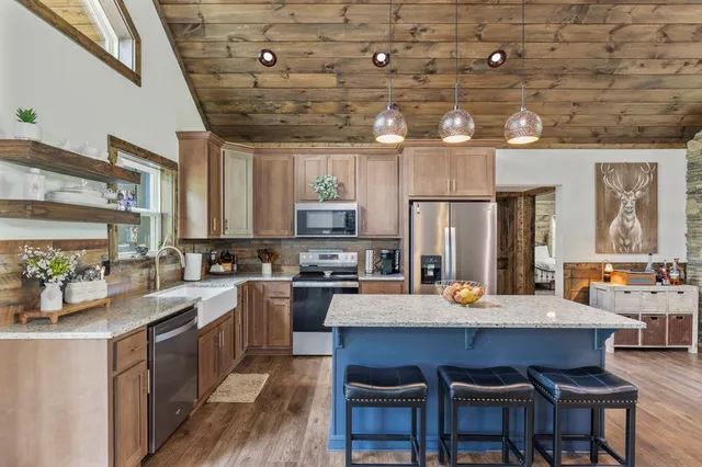 $995,000 | 595 Arp Road, Mineral Bluff, GA 30559