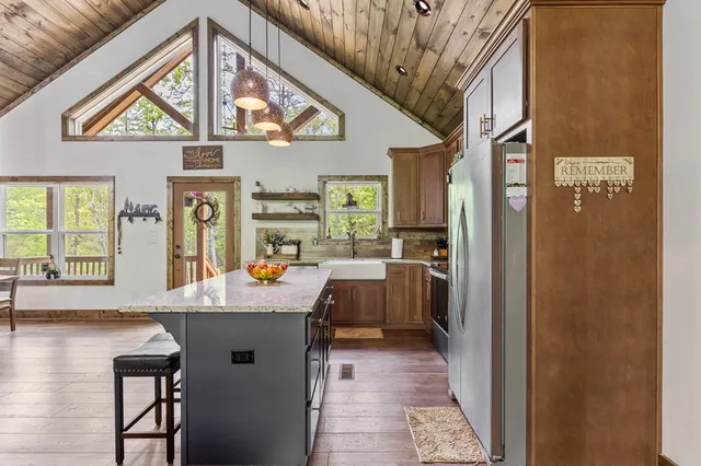 $995,000 | 595 Arp Road, Mineral Bluff, GA 30559