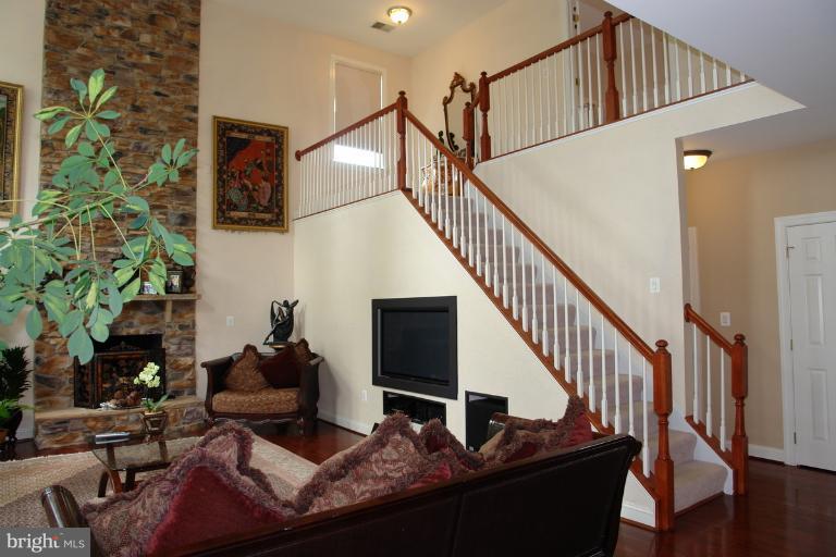 12107 Sheets Farm Road North Potomac, MD 20878 - Photo 21 of 30 Family Room