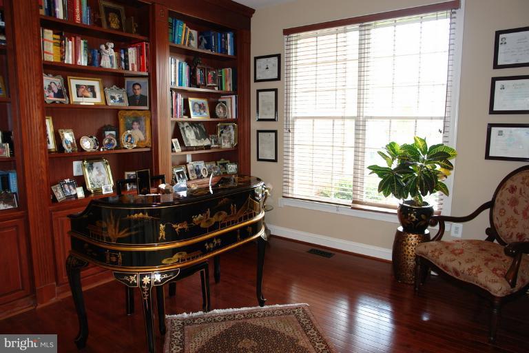 12107 Sheets Farm Road North Potomac, MD 20878 - Photo 27 of 30 Interior (General)